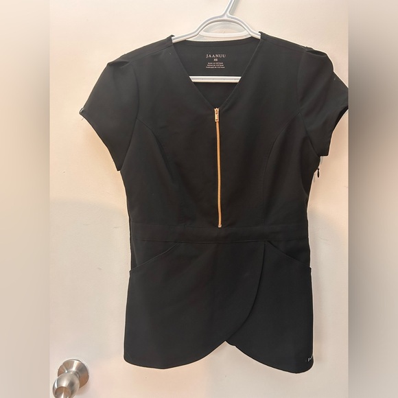 Jaanuu Tulip Scrub Top (limited edition) - Picture 3 of 6